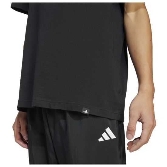 Adidas Ανδρική κοντομάνικη μπλουζα Lounge Slide Graphic Tee Adidas Ανδρική κοντομάνικη μπλουζα Lounge Slide Graphic Tee